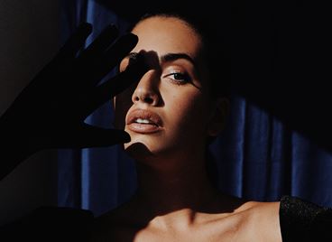 МОДА: Dark In The Night ft. Лорена Дюран