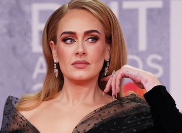 Адел беше голямата звезда на наградите BRIT