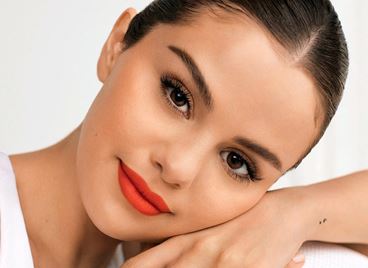 Лесен грим урок от Селена Гомес