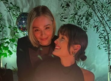 Клоуи Грейс Мориц се ожени за приятелката си