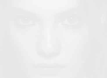 Как да прикрием недоспиването: сълзи от сребърни частици в шоуто на Fendi
