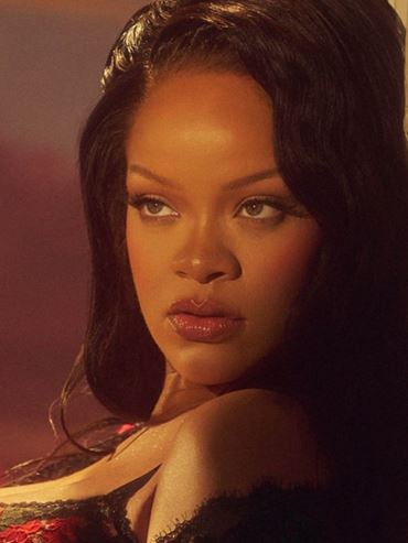 Риана с нова колекция на Savage x Fenty за Свети Валентин