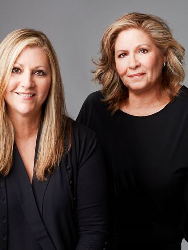 Лив Константин: дуото, което превзе света и книжните класации