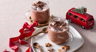 Домашен горещ шоколад с бита сметана