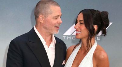 Любов на червения килим: Брад Пит и Инес де Рамон озариха премиерата на &quot;F1&quot;