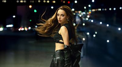Михаела Маринова превръща любовта в музика, а мечтите – в реалност