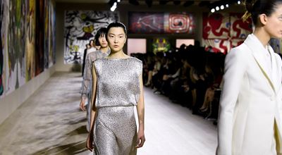 Миналото среща бъдещето в новата haute couture колекция на Dior