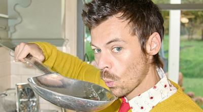 Хари Стайлс поставя начало на нова музикална ера с песента "Aperture"