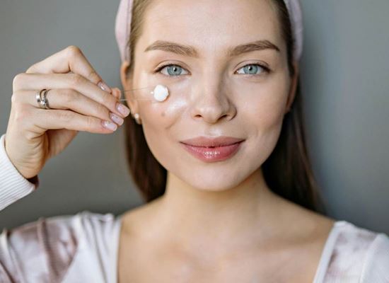 "Caveman" методът за грижа за кожата: Тайната към естествена красота или рисков експеримент?