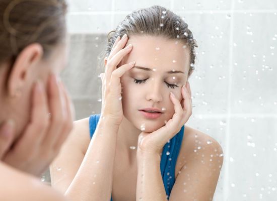 Оказва се, че мием лицето си по съвсем грешен начин