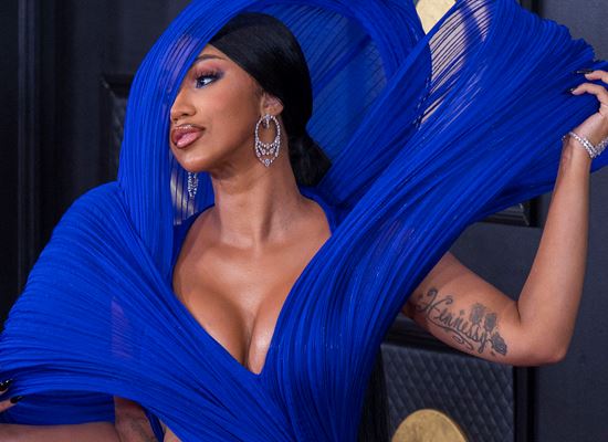 Какво облякоха звездите за тазгодишните награди &quot;Грами&quot;?