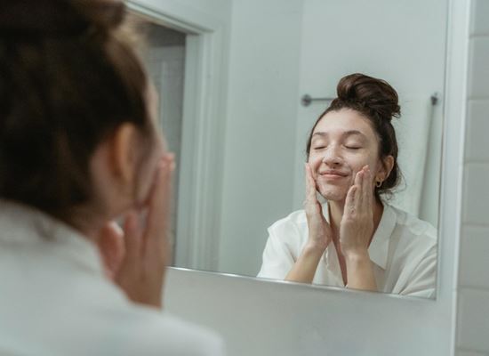 Къде бъркаме в грижата за кожата?