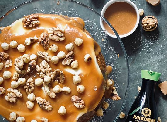 Торта със заливка от карамел и соев сос