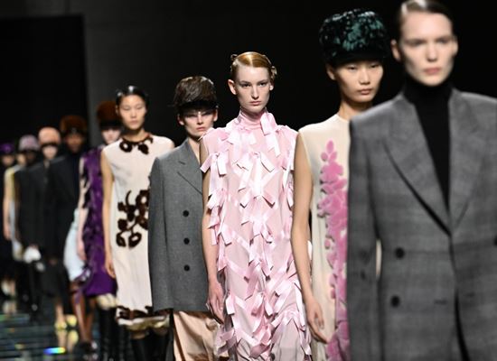 &quot;Инстинктивна романтика&quot; от Prada на Седмица на модата в Милано