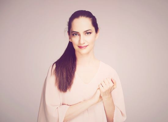 Венета Нейнска представя танцово-поетичния концерт &quot;Там, където не сме&quot;