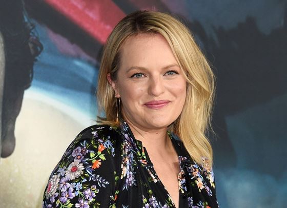 Елизабет Мос от  &quot;Историята на прислужницата&quot; очаква първото си дете