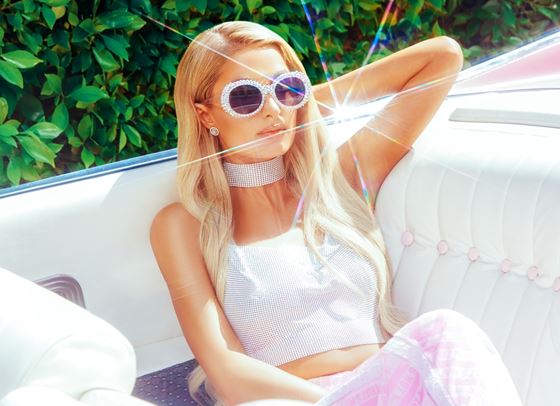 Парис Хилтън: Богатата наследница, която е всичко друго, но не и това