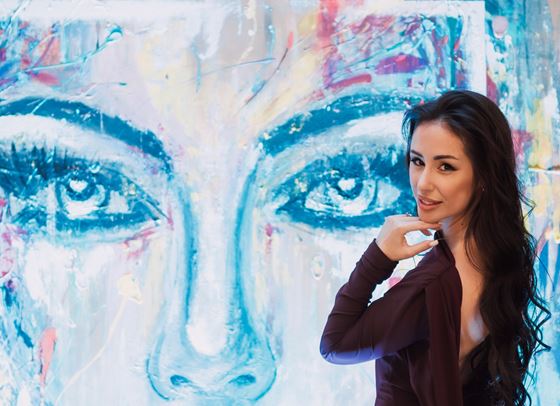 Арх. Георгия Рачева представи новата си самостоятелна изложба &quot;Събираш ли се в рамка?&quot;