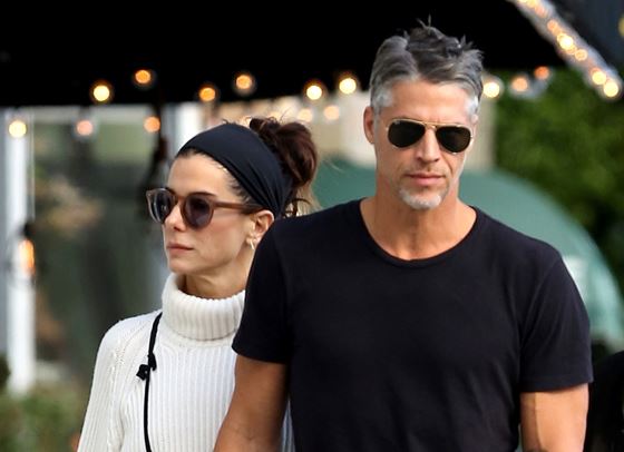 Почина приятелят на Сандра Бълок