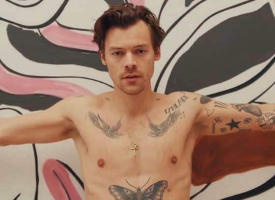 Хари Стайлс, още по-уязвим и още по-себе си в &quot;As It Was&quot;