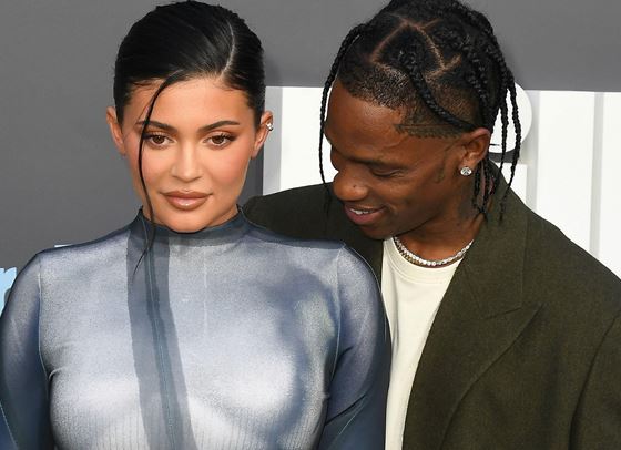 Вижте умопомрачителното имение, което Кайли Дженър и Травис Скот искат да продадат