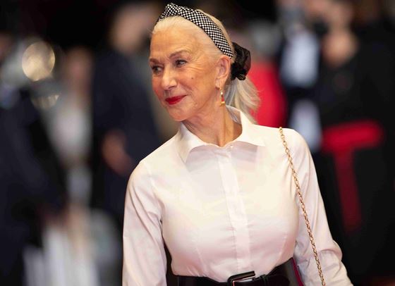 Хелън Мирън пристигна в Кан с кецове за 79 долара