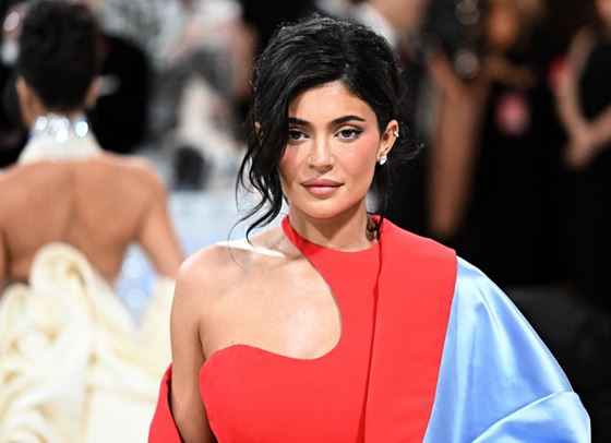 Кайли Дженър официално смени името на сина си