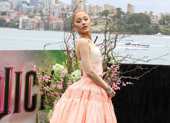 Ариана Гранде и Итън Слейтър дебютираха като двойка