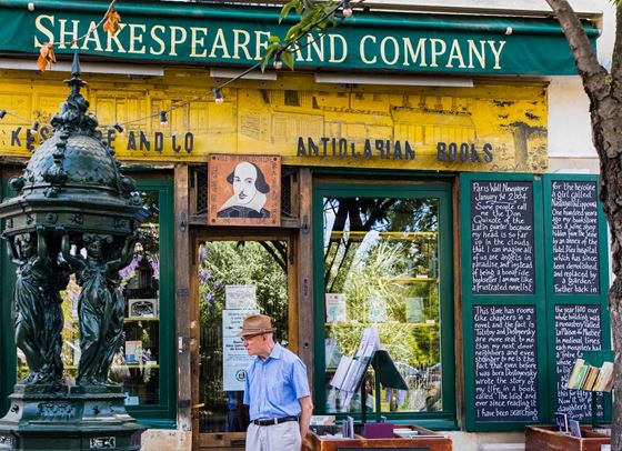 Отваряме вратите на най-легендарната книжарница в Париж