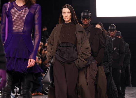 Спортно, секси, формално, иначе е Givenchy