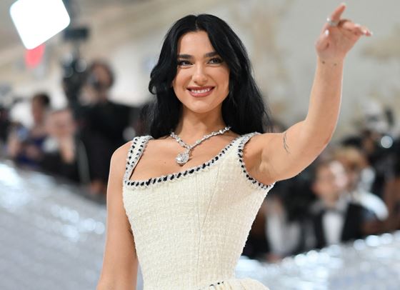 Диамантите на Дуа Липа струват повече от 10 милиона долара