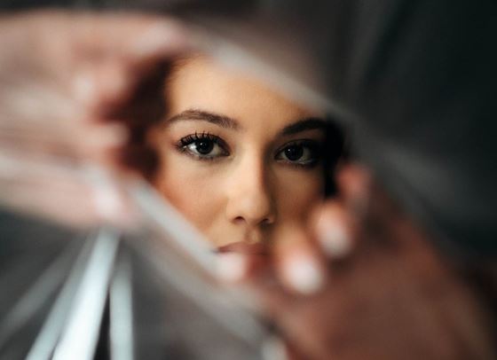 PRЕSSIE пише саундтрака на своето порастване и той звучи вълнуващо