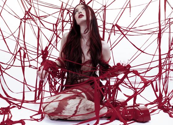 ALMA взривява с авторско парче &quot;Voodoo Doll&quot;