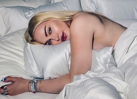 Instagram цензурира Мадона и тя не е доволна