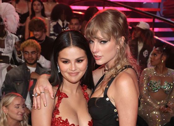 Тейлър Суифт изненада Селена Гомес с оригинален ръчно направен подарък