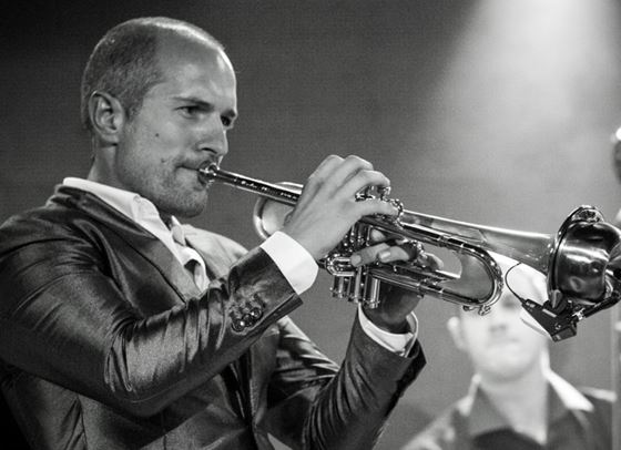 Боби Вълчев доказва, че музиката лекува