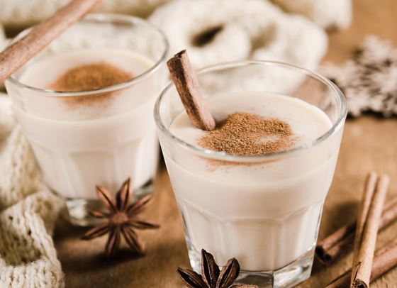 Време за happy hour! Можете ли да приготвите яйчен пунш?