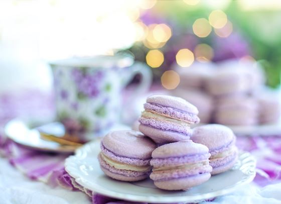 Френски макарони с бял шоколад и домашно сладко