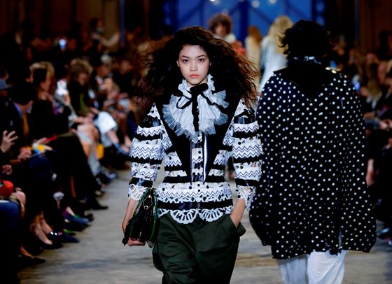 Louis Vuitton хвърли минимализма през прозореца