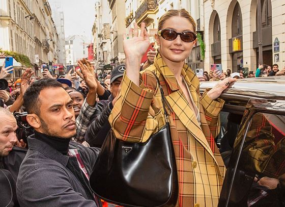 Джиджи Хадид дарява приходите си от Седмицата на модата за Украйна