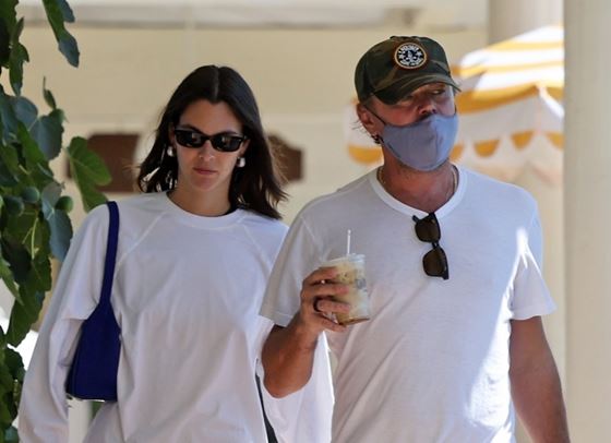 Кое е новото момиче до Леонардо ди Каприо?