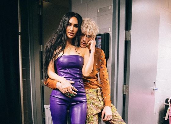 Меган Фокс казва, че Machine Gun Kelly не е изневерил