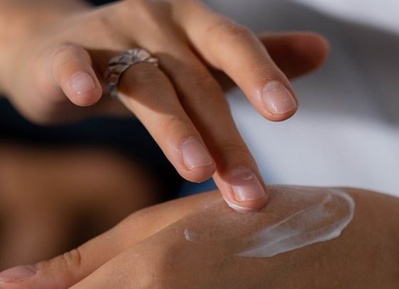 Знаете ли как да се грижите за кожата на ръцете си?