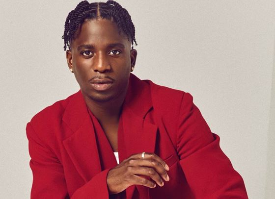 Джулиен от Emily in Paris – откровено и ексклузивно за GRAZIA България