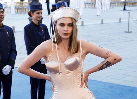 Кара Делевин възроди емблематична визия на Мадона