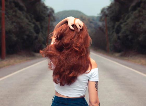 Помага ли терапията с червена светлина в борбата срещу косопада?