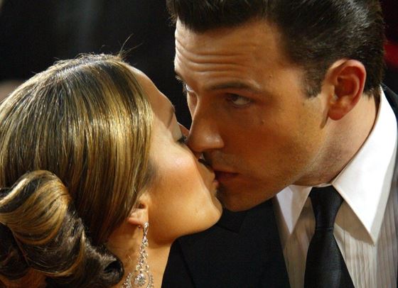 Целувката на Дженифър Лопес и Бен Афлек запали интернет