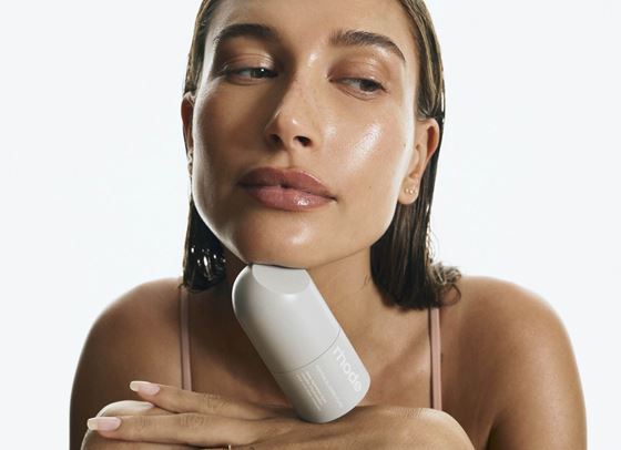 Вече обичаме козметичния бранд на Хейли Бийбър