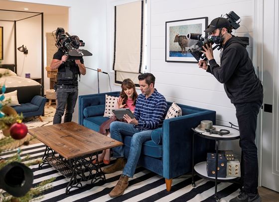 Зоуи Дешанел влиза в &quot;Брат срещу брата&quot;