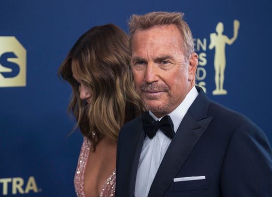 Кевин Костнър даде ултиматум на жена си